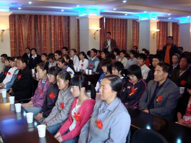 zoty中欧集团扶危助困•传承爱心一片